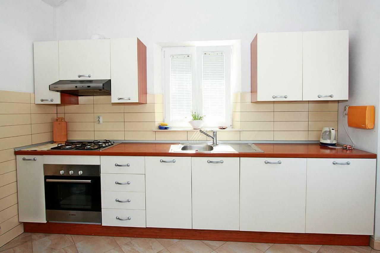 Apartmani Nila Pucisca Extérieur photo